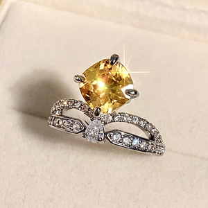 Anello di Lusso a Forma di Corona e Goccia per Donne, Gioiello da Dito in Stile Principessa - Product Image 3