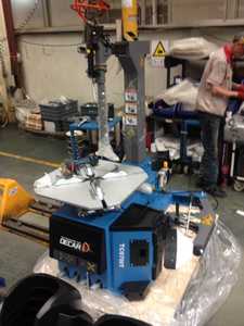 Cambiador de neumáticos de <span class=keywords><strong>segunda</strong></span> <span class=keywords><strong>mano</strong></span> TC970IT usado para coches, máquina de cambio de neumáticos, cambiador de neumáticos de coche Manual neumático automático de alta calidad - Product Image 2