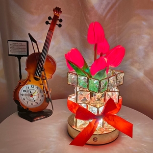 Hiện Đại Món Quà Sáng Tạo Tulip Cube Ánh Sáng Ban Đêm Điều Khiển Cảm Ứng LED Phòng Ngủ Đèn Bàn Đèn Cạnh Giường Ngủ Ánh Sáng Sang Trọng Cao cấp - Product Image 1