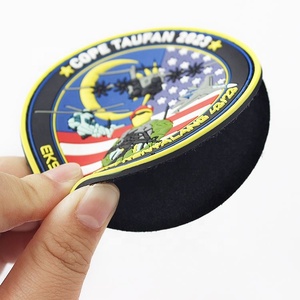 Parches 3D personalizados para ropa sin Moq, parches de PVC de goma de silicona suave - Product Image 1