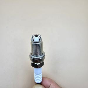 Bougie d'allumage de voiture de <span class=keywords><strong>prix</strong></span> usine RFC42LZ2E(0911007285) RFC58LZ2E(0911007309) bougies d'allumage automatiques à deux électrodes pour voitures - Product Image 4