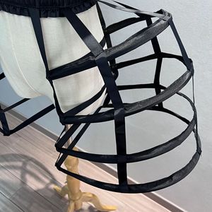 <span class=keywords><strong>Jupon</strong></span> de performance spécial, style baroque, creux, <span class=keywords><strong>noir</strong></span> et blanc, forme cage à oiseaux, à 4 cerceaux, crinoline, pour costume de banquet Lolita et robe de bal - Product Image 3