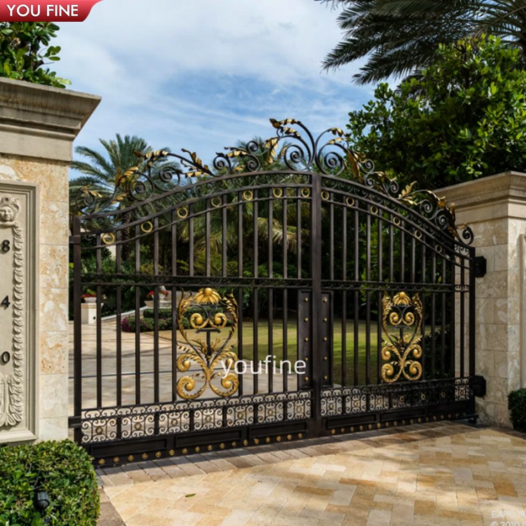Роскошные ворота из кованого железа для использования на улице