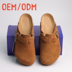 Sabots et <span class=keywords><strong>mules</strong></span> en daim personnalisés par le fabricant avec semelle orthopédique en liège – Prix usine de gros – Chaussures confortables pour hommes et femmes - Product Image 1