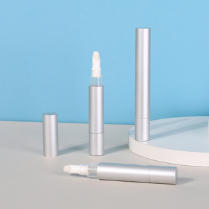 Nouveauté Stylo brillant à lèvres torsadé en aluminium Bouteilles d'huile pour cuticules ongles en gel et <span class=keywords><strong>baume</strong></span> à lèvres cosmétique avec éponge - Product Image 2