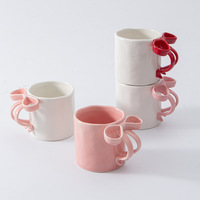 Mug en porcelaine peint personnalisable de 260 ml avec anse en ruban nœud papillon – Design moderne, compatible lave-vaisselle et micro-ondes, idéal pour le thé
