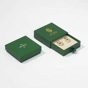 Boîte d'emballage cadeau de luxe recyclable pour collier et pendentif avec logo personnalisé Boîte à ruban losange en papier rigide pour bijoux en forme de cœur - Product Image 4