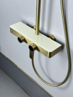 Ensemble de douche de luxe en or brossé avec étagère de rangement, robinet de douche 3 fonctions en laiton pour projets hôteliers et salles de bain