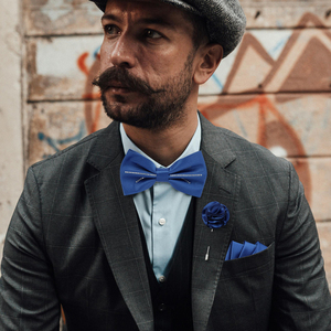 Ensemble de 4 cravates nœud papillon en polyester à séchage rapide, fabriqué en Chine, avec cravate pré-nouée, pochette de costume et broche, pour fêtes et mariages - Product Image 1