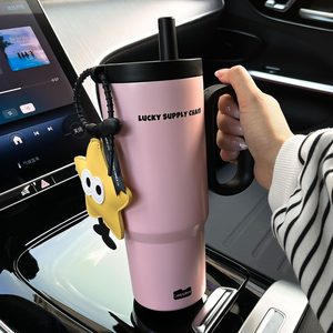 Nuova Tazza Termica in Acciaio Inox 316, Grande Capacità, Design Lussuoso e Leggero, Portatile con Cannuccia, Adatta per Auto - Product Image 4