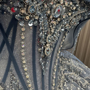 Vestidos de Quinceañera de Lujo con Pedrería y Borlas para Mujer, Modelo LSMC12, con Cola de Capilla, Antiestático - Product Image 4