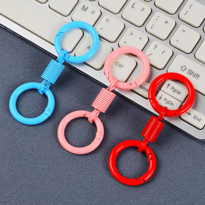 Llavero de doble anillo de aleación de zinc colorido con conector de resorte, llavero duradero con resorte para llaves de coche, accesorios de bolso y uso diario - Product Image 3