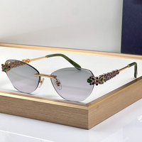 Nouvelles lunettes de soleil œil-de-chat de créateur de mode euro-américaine, protection UV400, anti-reflet, monture sans cerclage, rivets métalliques, dégradé