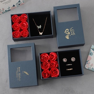 Boîte à bijoux carrée en papier pour collier de fleurs éternelles classique de la Saint-Valentin, sac à main, cadeau d'anniversaire, produit en gros, carton - Product Image 2