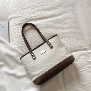 Fashionable and Luxurious Women's Underarm <b>Bag</b>, Large-capacity Single-shoulder <b>Bag</b> for Going Out, Niche Design Handbag - Product Image 2