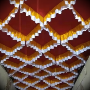 Rideaux décoratifs de plafond de tente avec bordures à volants Panneaux d'auvent de scène multicouches pour salles de mariage et événements de festival - Product Image 1