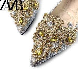 รองเท้าสตรีแฟชั่นส้นเตี้ยสไตล์จีนผูกโบว์ที่สวยงามออกแบบได้ตามต้องการ - Product Image 5
