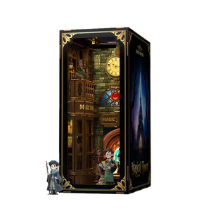 2026 Novità Transfrontaliera: Casetta <span class=keywords><strong>in</strong></span> Legno 3D Fai da Te, Puzzle Artigianale Scena Città Magica con Scatola Colorata, Decorazione da Tavolo, <span class=keywords><strong>Vendita</strong></span> all'Ingrosso - Product Image 1