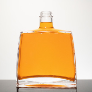 Vuông 700ml <span class=keywords><strong>750ml</strong></span> Rỗng xo Brandy chai spirts <span class=keywords><strong>Vodka</strong></span> rum Gin Whisky chai với vít cap - Product Image 1