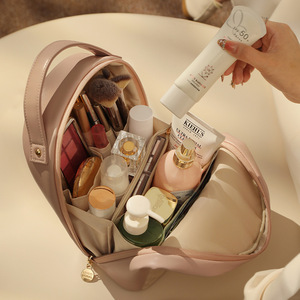 Bolsa de maquillaje Butterfly de gran capacidad, portátil, con divisiones para uso diario - Product Image 4