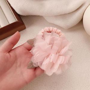 Élastique à cheveux style coréen Gardenia, bandeau fleuri doux pour filles, élastique en caoutchouc souple avec détails floraux réalistes - Product Image 6