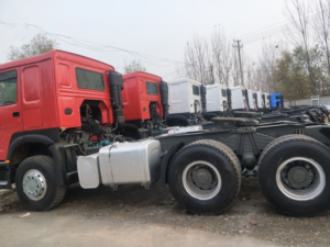 Camión Tractor Usado HYUAN 6x4 en Venta, Cabeza Tractora, Locomotora de Tracción, Diésel, Volante a la Izquierda, Euro 3, 351-450HP, 25000kg - Product Image 5