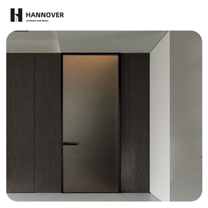 HANNOVER Porte <span class=keywords><strong>de</strong></span> douche à charnière en verre dépoli Design minimaliste <span class=keywords><strong>pour</strong></span> la rénovation <span class=keywords><strong>de</strong></span> la <span class=keywords><strong>salle</strong></span> <span class=keywords><strong>de</strong></span> <span class=keywords><strong>bain</strong></span> Porte battante à cadre en aluminium personnalisé - Product Image 1