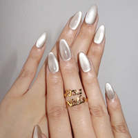 Offre Spéciale – Ongles Press-On Amande Effet Œil de Chat en Acrylique Gris Nude Minimaliste et Tendance, Faits Main, Longueur Moyenne, Personnalisables