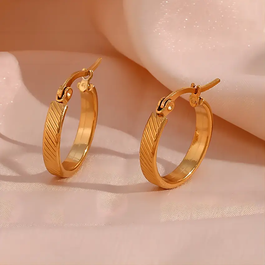 Pendientes de aro chapados en oro de 18 quilates redondos texturizados minimalistas personalizados, joyería de acero, pendientes de joyería de moda para mujer