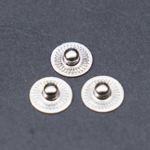 Boutons-pression en laiton de 10 mm sans nickel avec technique de placage à motif rond, 4 pièces, fabriqués à Taïwan, boutons à douille de haute qualité - Product Image 1