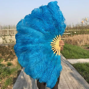 Éventail en plumes d'autruche douces et volumineuses pour économiser sur les dépenses, idéal pour le carnaval et les processions, les spectacles sur scène, le cinéma et la photographie, la collection et la décoration - Product Image 6
