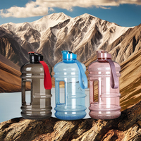 Bouteille d'eau sport 2,2 L (demi-gallon) en PC pour salle de sport et extérieur avec paille, poignée noire mate, isolation thermique, sans BPA, anti-fuite