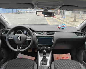 <span class=keywords><strong>Skoda</strong></span> <span class=keywords><strong>Octavia</strong></span> <span class=keywords><strong>2020</strong></span> TSI230 DSG Smart Luxury Euro VI Berlina Usata, Auto Familiare Spaziosa, Efficiente nei Consumi, Durevole, R16 Turbo, Colore Scuro, Guida a Sinistra - Product Image 5