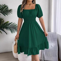 Robe Trapèze Courte à Manches Courtes Col Carré Unie Ceinturée à Volants, Collection Printemps-Été Très Vendue pour Femme