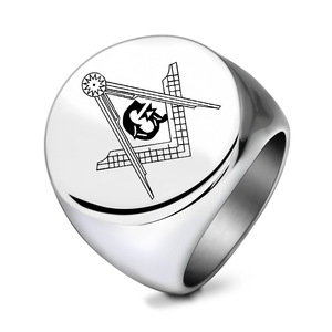 Bague maçonnique ronde de 22 mm gravée au laser, bijoux géométriques pour homme, cadeau en acier doré noir - Product Image 1