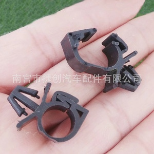 Clips de cable en forma de C de nylon JC-L16 de Jiechuang Auto Parts para la fijación de arneses de cableado automotriz - Product Image 2