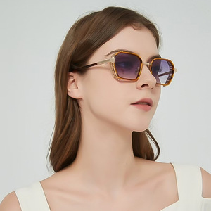 Gafas de sol con montura metálica, tamaño grande, protección UV400, gafas de sol unisex a la moda - Product Image 3