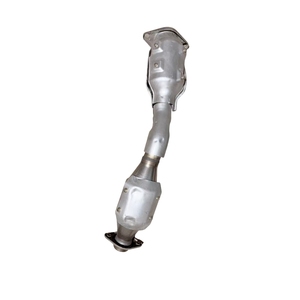 El sistema de escape del Nissan Teana (MR20) 2.0L 2008-2015 cuenta con un convertidor catalítico de acero 409 montado centralmente. - Product Image 2