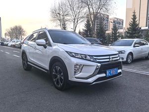 <span class=keywords><strong>Mitsubishi</strong></span> <span class=keywords><strong>Outlander</strong></span> Eclipse Cross d'occasion 2018, boîte de vitesses automatique, conduite à gauche, intérieur foncé, sièges en cuir, transmission intégrale - Product Image 3