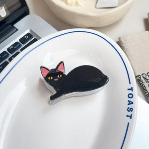Nouvelles pinces à cheveux tendance pour femmes, design mignon de chien et de chat, pinces à griffes en acrylique - Product Image 4