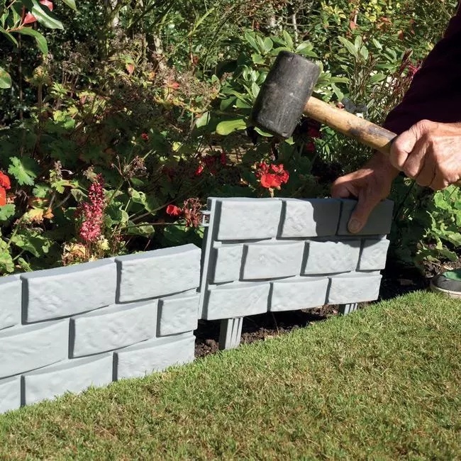 Lawn or Flower Bed Border Simply Hammer in Using the Attached Stakes Garden Fence Edging