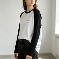 Camiseta Casual Básica de Algodón para Mujer, Manga Larga, Cuello Redondo, Color Negro y Blanco en Contraste, con Logotipo Bordado Personalizado al por Mayor