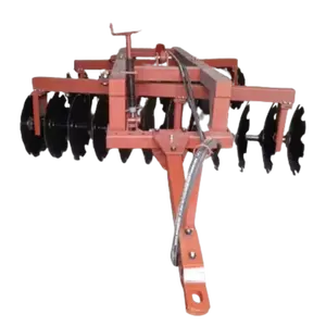 Le râteau résistant de traction hydraulique convient à écraser le sol après le labour du sol argileux lourd