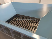 Broyeur de copeaux métalliques à double arbre à engrenages automatique à haute efficacité avec une puissance de 380V 2x55kW pour la métallurgie