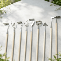 Kit d'outils de jardin robustes à long manche en bois : Hachette oscillante, Cultivateur, Couteau de terrasse, Désherbeur, Kit de culture pour l'entretien des jardins