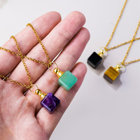 Collier diffuseur d'huiles essentielles en cristal naturel plaqué or, pendentif en forme de cube, pierre de guérison, artisanat en cristal