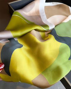 Écharpe en satin à imprimé cheval pour femme, style équestre, carrée, motif cheval abstrait, toucher <span class=keywords><strong>soie</strong></span>, 27 pouces, OEM/ODM - Product Image 3