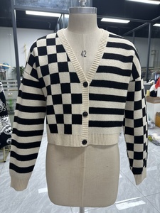 <span class=keywords><strong>Cardigan</strong></span> in cotone a maniche lunghe da donna con stampa a blocchi e a scacchi in bianco e <span class=keywords><strong>nero</strong></span> tessuto lavorato a maglia ricamato - Product Image 3