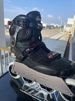 Patins à roulettes de vitesse professionnels Black Monkey haut de gamme en fibre de carbone FKS Wizard avec roues en polyuréthane pour adultes