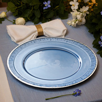 Assiettes de présentation en verre bleu de 13 pouces, design vintage personnalisé, qualité supérieure, bordure texturée argentée, pour événements et mariages, directement de l'usine